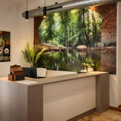 Recepción Hostel Pórtico del Azahín en Cazalla de la Sierra